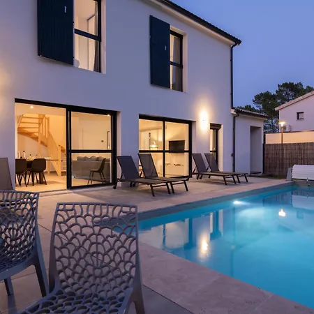 4 Chbres Avec Piscine Villa